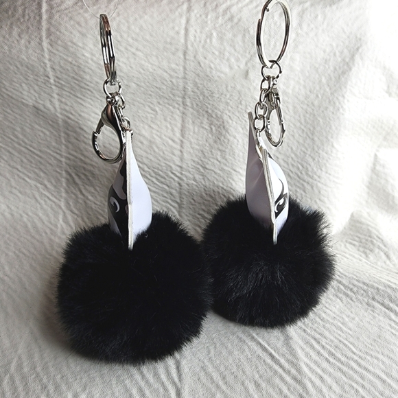 Boston Terrier / French Bulldog Dog Keychains Pom Pom Black White Set of 2 NWOT - Picture 4 of 15